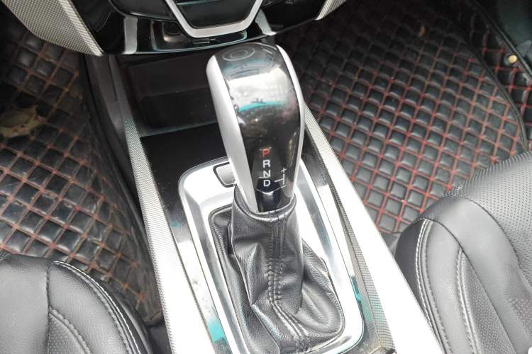 Used Luxgen U6 SUV 2015 1.8T Fashion Edition Gear Lever
