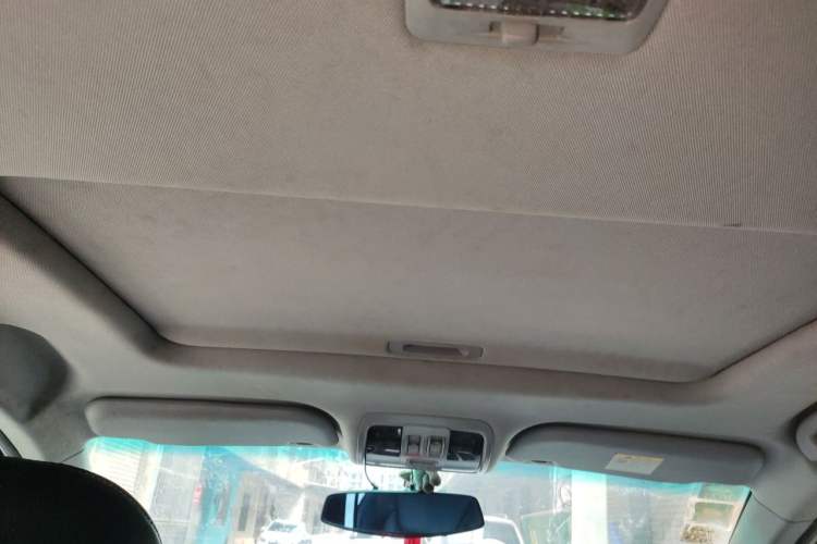 Used Luxgen U6 SUV 2015 1.8T ZhiZun Model Headliner