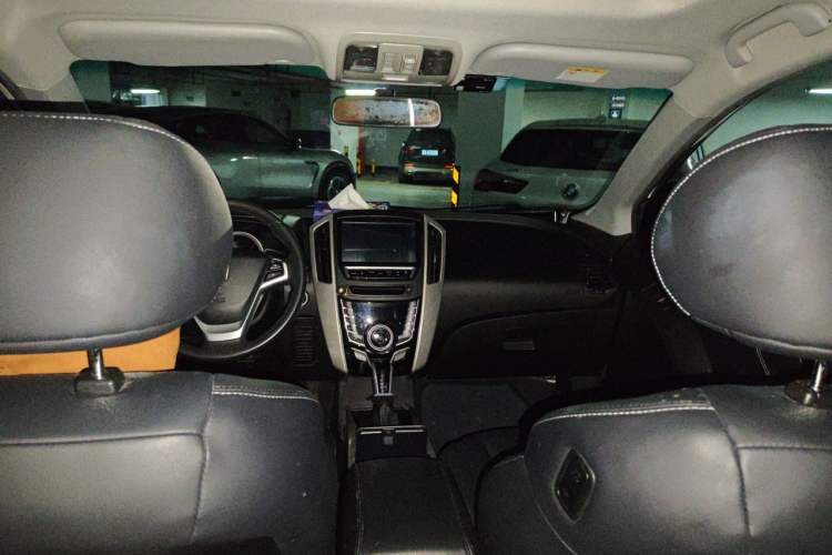 Used Luxgen U6 SUV 2015 1.8T ZhiZun Model Headliner