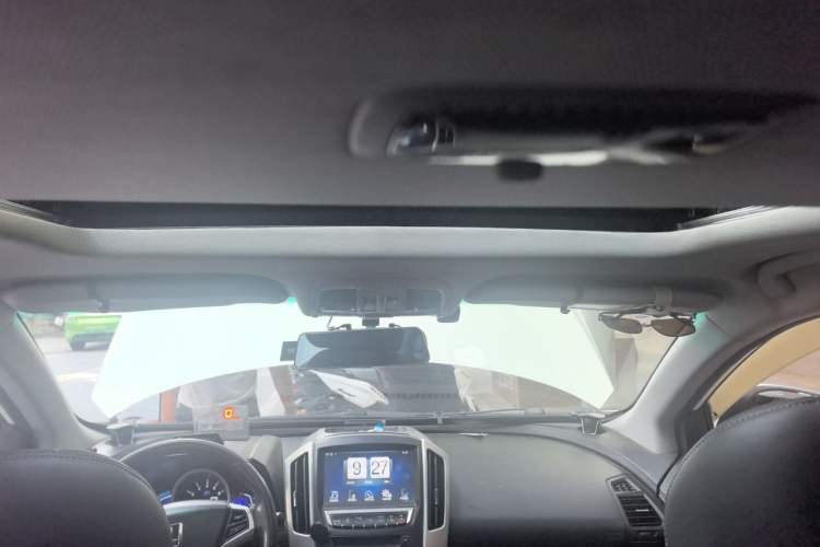 Used Luxgen U6 SUV 2015 1.8T ZhiZun Model Headliner