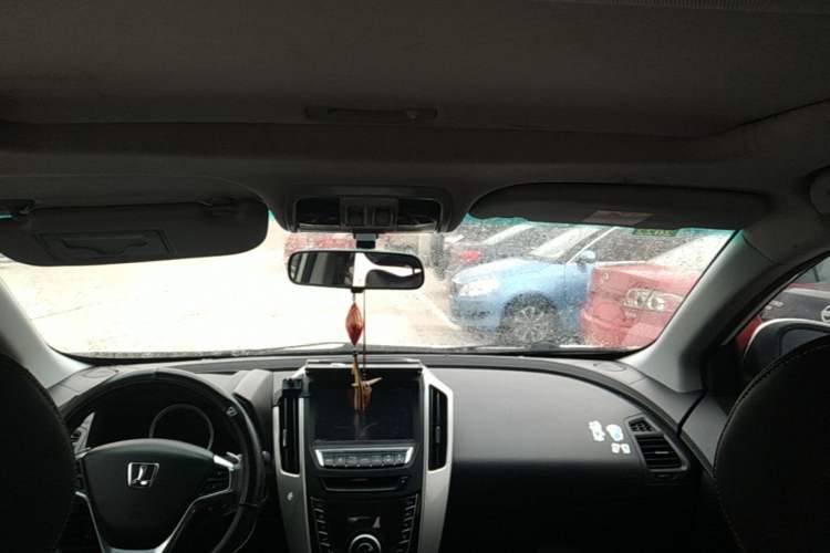 Used Luxgen U6 SUV 2015 1.8T ZhiZun Model Headliner