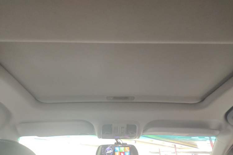 Used Luxgen U6 SUV 2015 1.8T ZhiZun Model Headliner