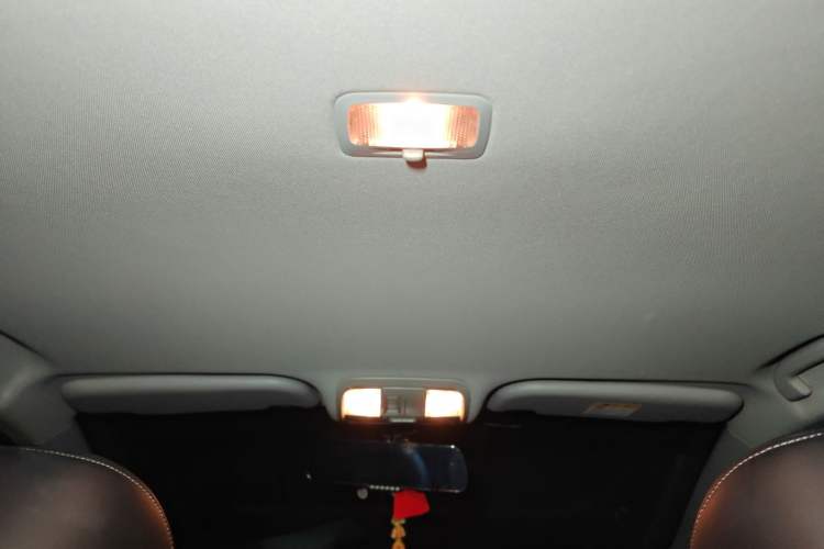 Used Luxgen U6 SUV 2015 1.8T Charm Model Headliner