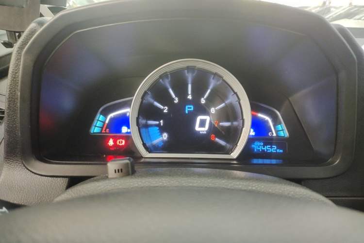 Used Luxgen U6 SUV 2015 1.8T ZhiZun Model Instrument Cluster