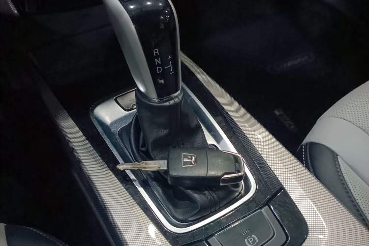 Used Luxgen U6 SUV 2015 1.8T Enhanced Charm Edition Interior 1