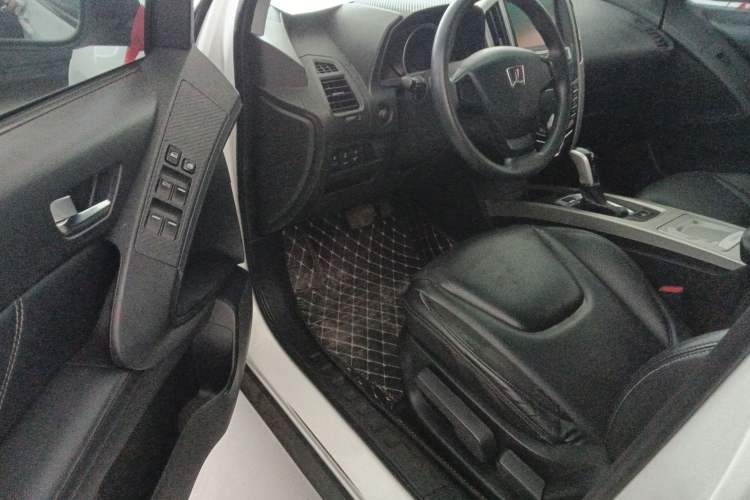 Used Luxgen U6 SUV 2015 1.8T New Innovation Upgrade Interior 2