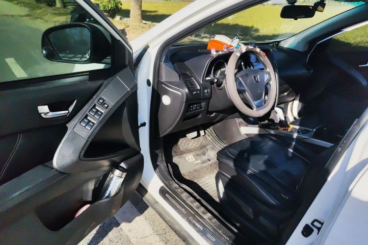 Used Luxgen U6 SUV 2015 1.8T Fashion-Upgraded Model Interior 3