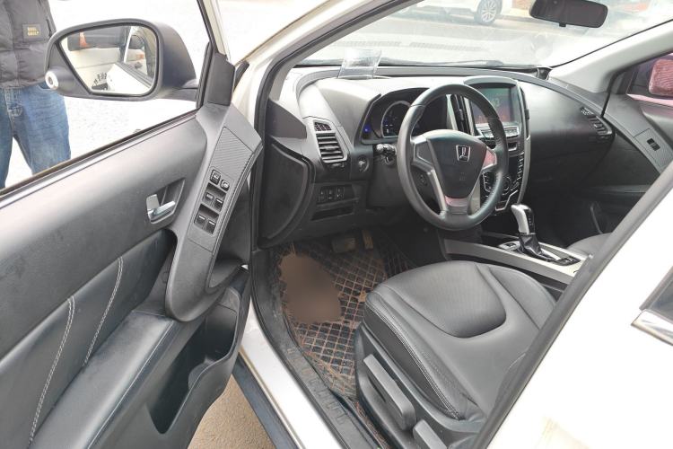 Used Luxgen U6 SUV 2015 1.8T Fashion Edition Interior 3