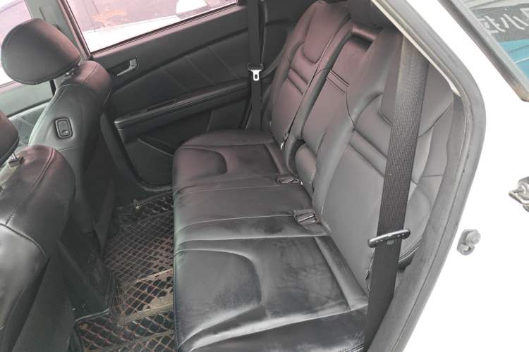 Used Luxgen U6 SUV 2015 1.8T Fashion Edition Interior 4