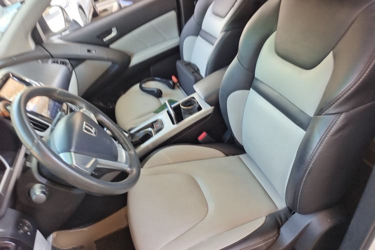 Used Luxgen U6 SUV 2015 1.8T Fashion Edition Left Front Seat