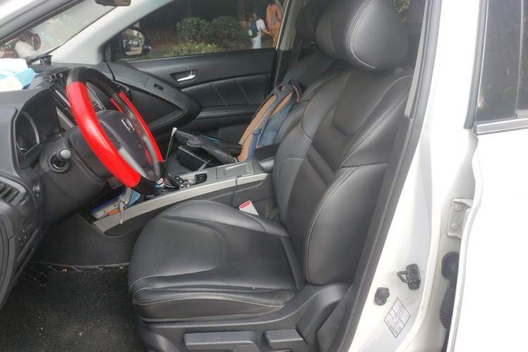 Used Luxgen U6 SUV 2015 1.8T Fashion Edition Left Front Seat