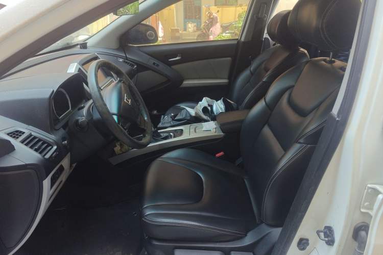 Used Luxgen U6 SUV 2015 1.8T New Creation Type Left Front Seat