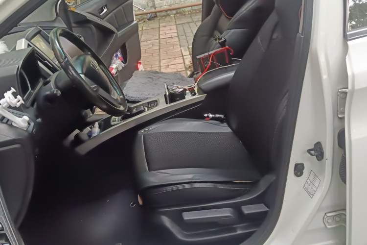 Used Luxgen U6 SUV 2015 1.8T Fashion Edition Left Front Seat
