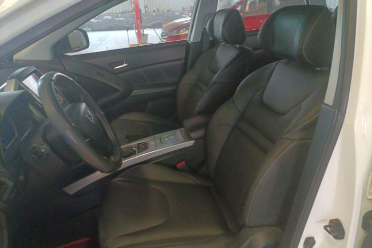 Used Luxgen U6 SUV 2015 1.8T Charm Model Left Front Seat
