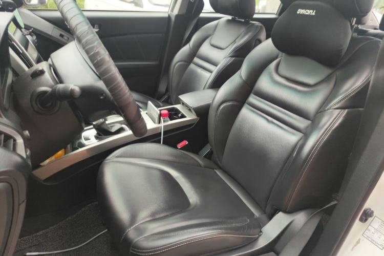 Used Luxgen U6 SUV 2015 1.8T Fashion Edition Left Front Seat