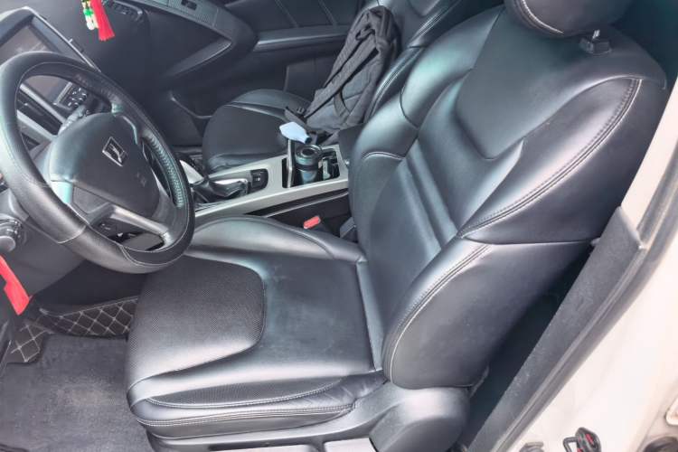 Used Luxgen U6 SUV 2015 1.8T Fashion Edition Left Front Seat