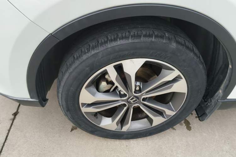 Used Luxgen U6 SUV 2015 1.8T Fashion-Upgraded Model Left Front Wheel Hub