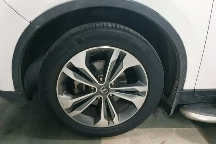 Used Luxgen U6 SUV 2015 1.8T Fashion Edition Left Front Wheel Hub