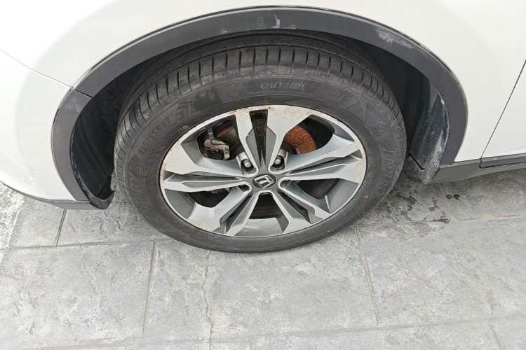Used Luxgen U6 SUV 2015 1.8T Enhanced Charm Edition Left Front Wheel Hub