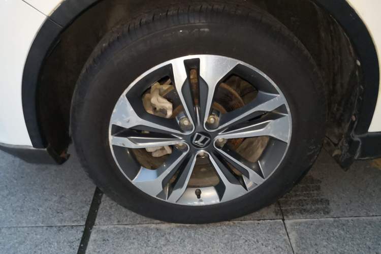 Used Luxgen U6 SUV 2015 1.8T Fashion Edition Left Front Wheel Hub
