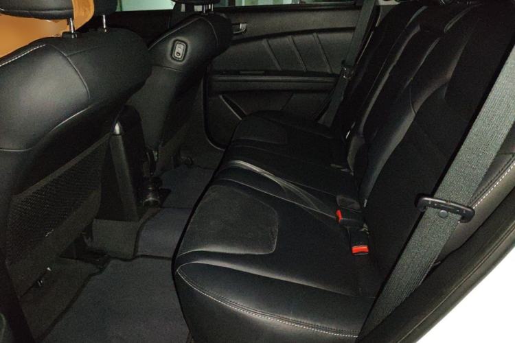 Used Luxgen U6 SUV 2015 1.8T ZhiZun Model Left Rear Seat
