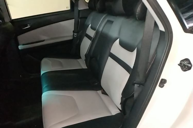 Used Luxgen U6 SUV 2015 1.8T Fashion Edition Left Rear Seat