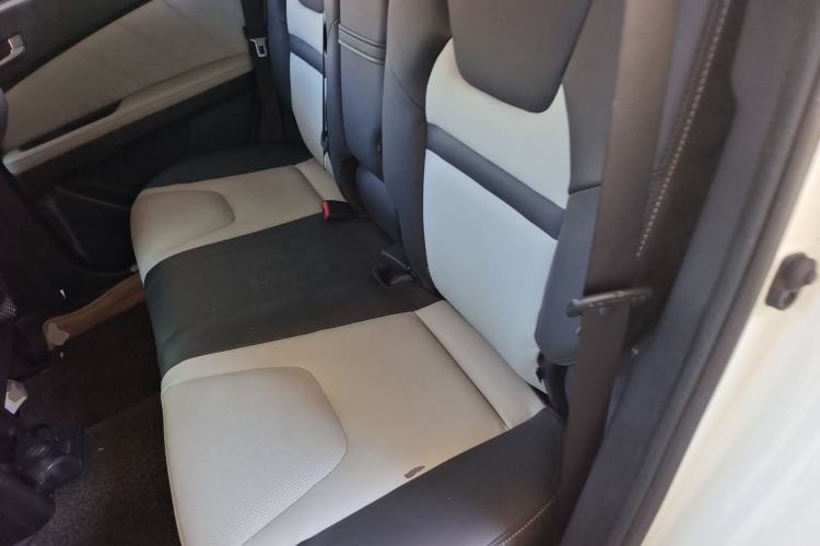 Used Luxgen U6 SUV 2015 1.8T Fashion Edition Left Rear Seat