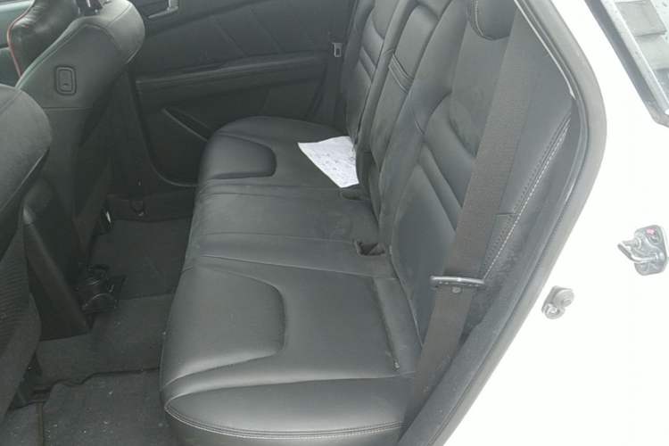 Used Luxgen U6 SUV 2015 1.8T ZhiZun Model Left Rear Seat