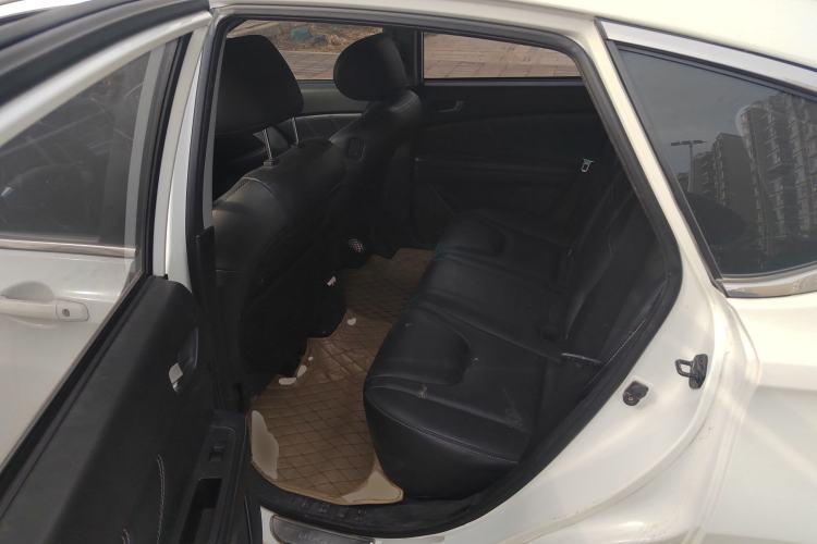 Used Luxgen U6 SUV 2015 1.8T Fashion Edition Left Rear Seat