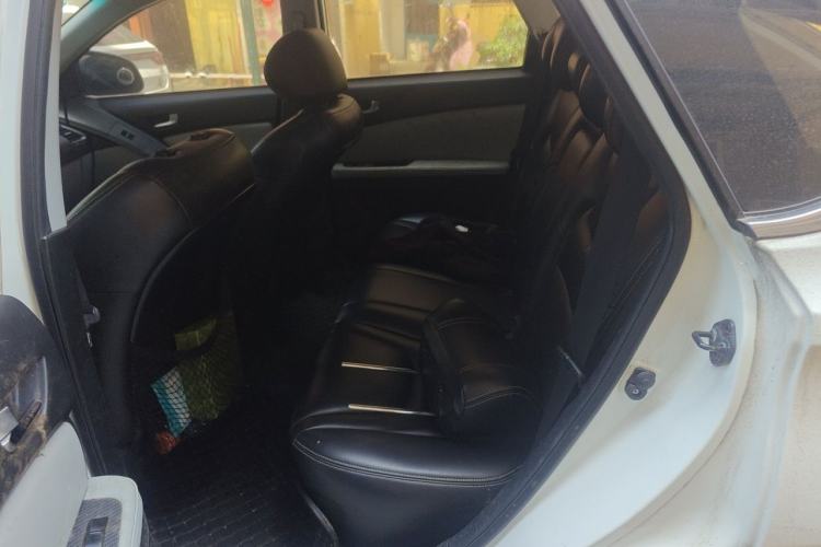 Used Luxgen U6 SUV 2015 1.8T New Creation Type Left Rear Seat