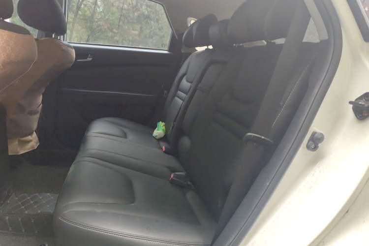Used Luxgen U6 SUV 2015 1.8T Fashion-Upgraded Model Left Rear Seat