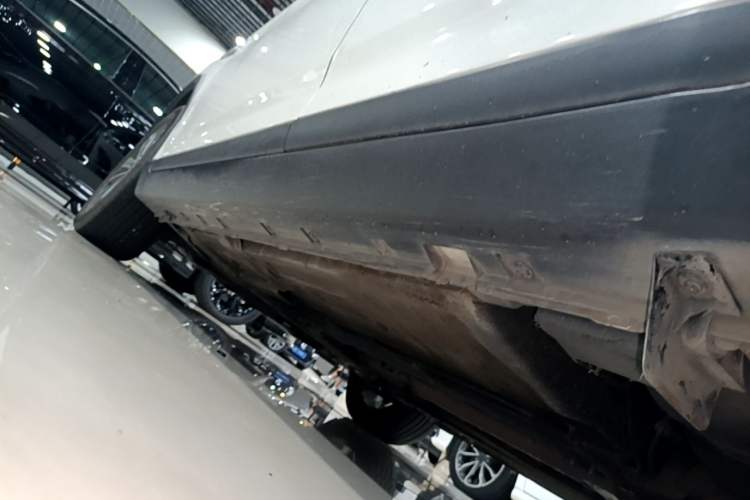 Used Luxgen U6 SUV 2015 1.8T Enhanced Charm Edition Left Side Sill