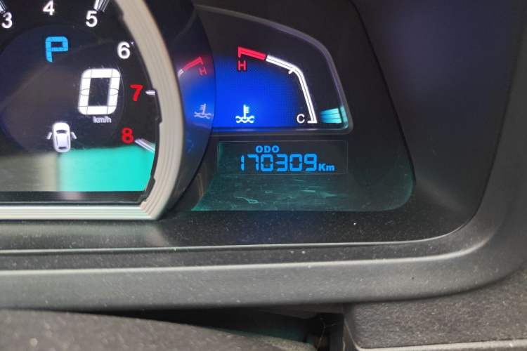 Used Luxgen U6 SUV 2015 1.8T Fashion Edition Odometer Close Up