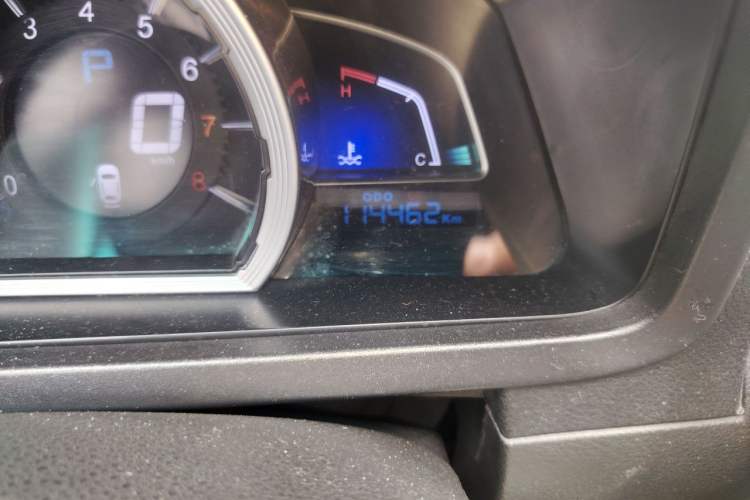 Used Luxgen U6 SUV 2015 1.8T Enhanced Charm Edition Odometer Close Up