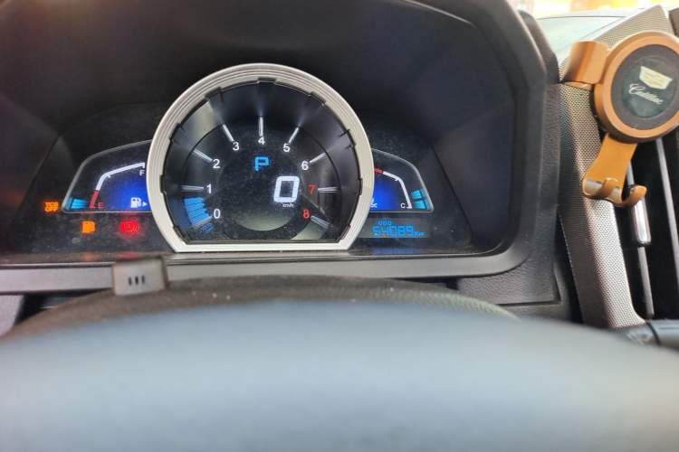 Used Luxgen U6 SUV 2015 1.8T Fashion Edition Odometer Close Up