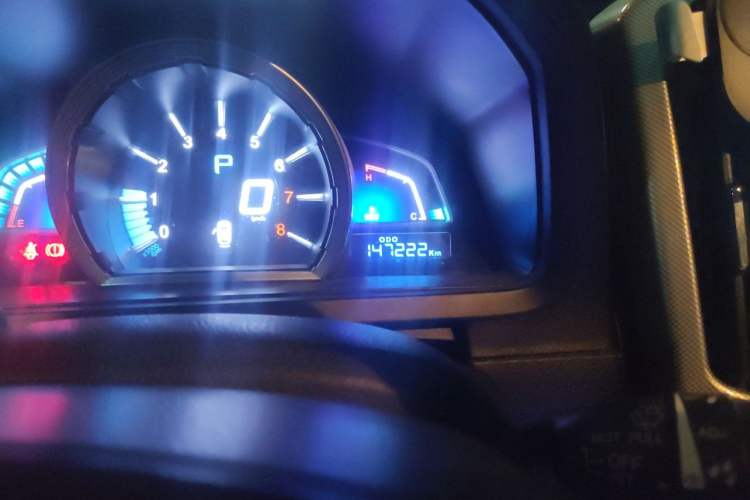 Used Luxgen U6 SUV 2015 1.8T Fashion Edition Odometer Close Up