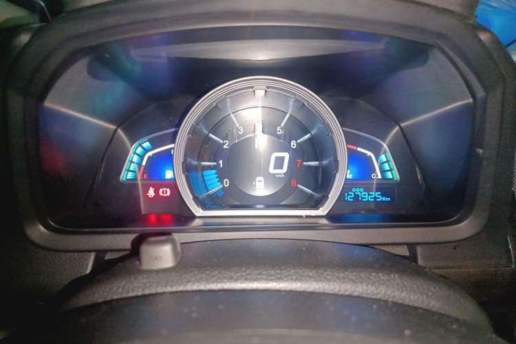 Used Luxgen U6 SUV 2015 1.8T Fashion-Upgraded Model Odometer Close Up