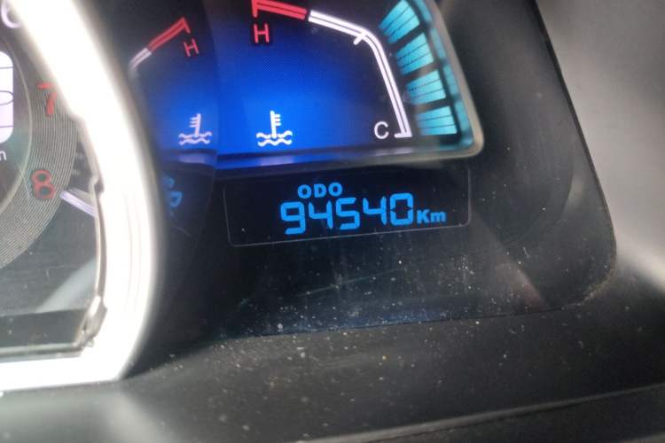 Used Luxgen U6 SUV 2015 1.8T Fashion Edition Odometer Close Up
