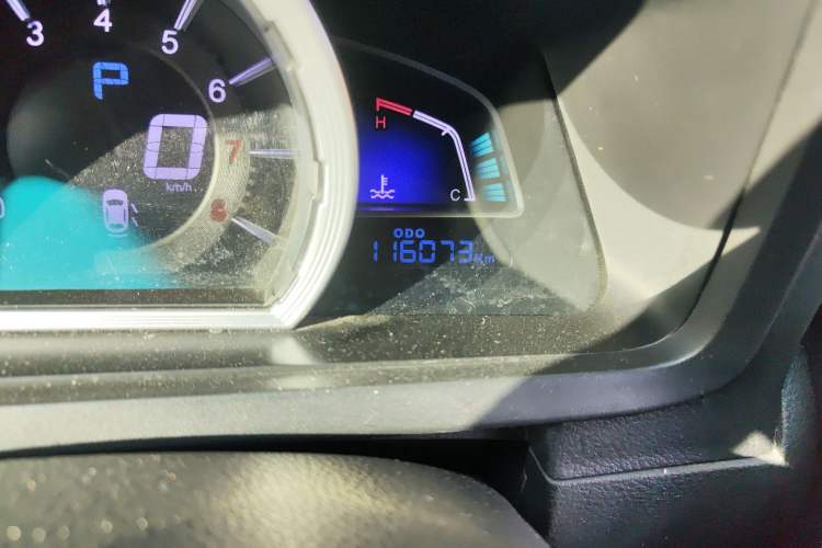 Used Luxgen U6 SUV 2015 1.8T Fashion-Upgraded Model Odometer Close Up