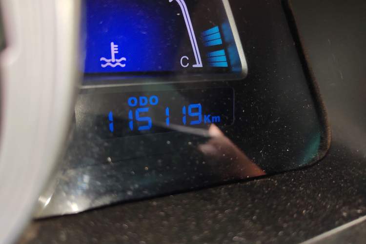 Used Luxgen U6 SUV 2015 1.8T Fashion Edition Odometer Close Up
