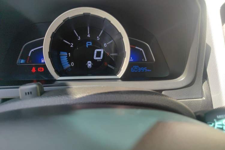 Used Luxgen U6 SUV 2015 1.8T Fashion Edition Odometer Close Up