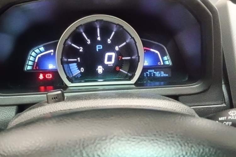 Used Luxgen U6 SUV 2015 1.8T Fashion Edition Odometer Close Up