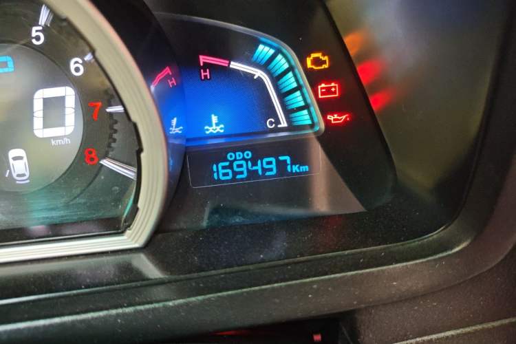 Used Luxgen U6 SUV 2015 1.8T Fashion Edition Odometer Close Up