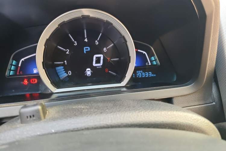 Used Luxgen U6 SUV 2015 1.8T Fashion Edition Odometer Close Up