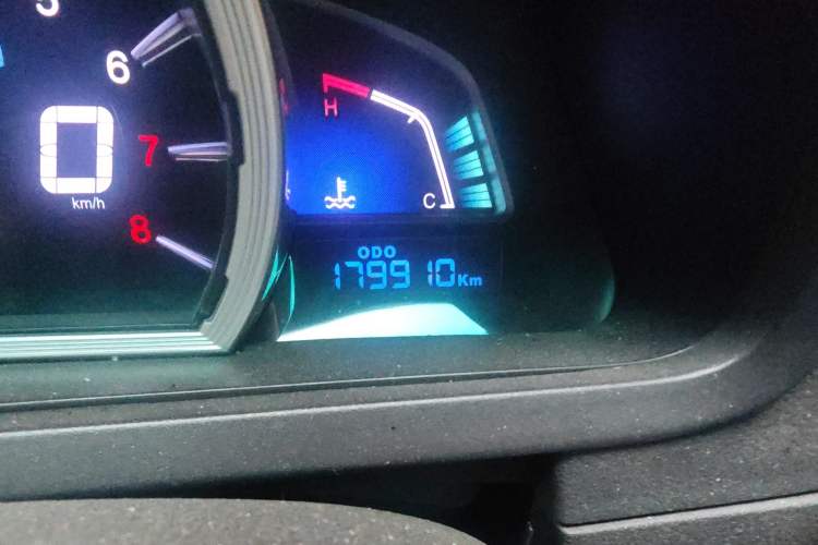Used Luxgen U6 SUV 2015 1.8T Fashion Edition Odometer Close Up