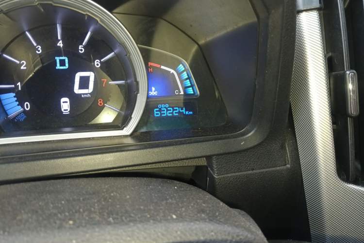 Used Luxgen U6 SUV 2015 1.8T Charm Model Odometer Close Up