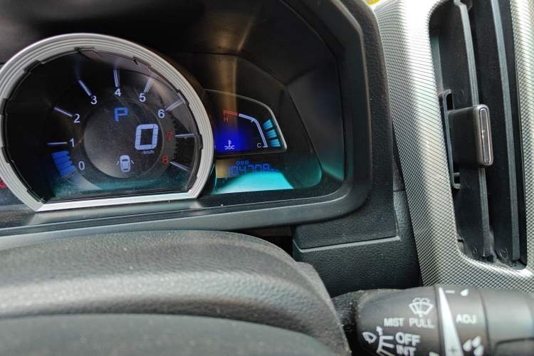 Used Luxgen U6 SUV 2015 1.8T Fashion Edition Odometer Close Up