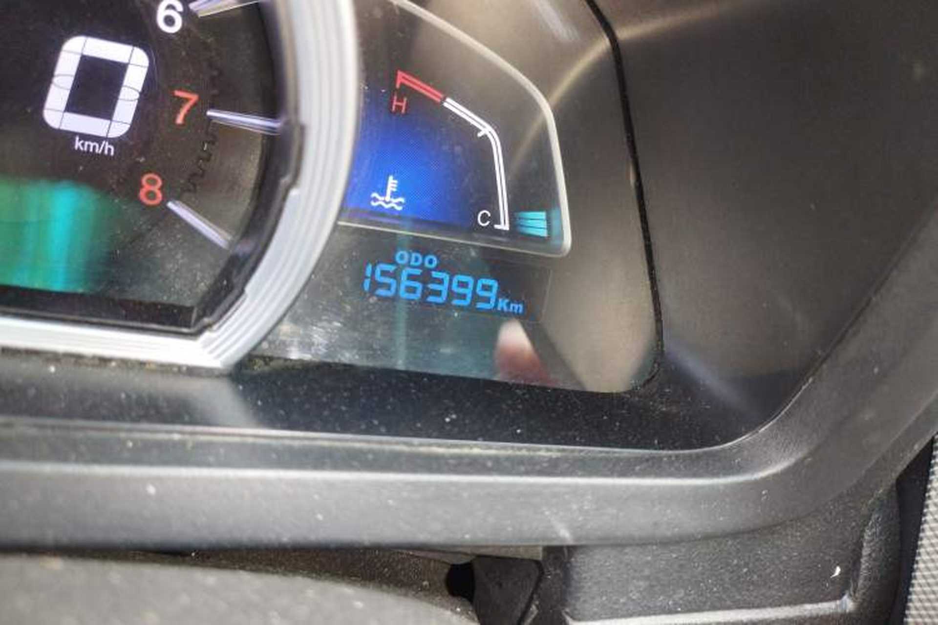Used Luxgen U6 SUV 2015 1.8T Fashion Edition Odometer Close Up