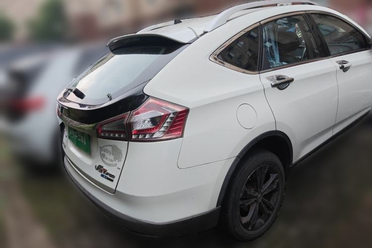 Used Luxgen U6 SUV 2015 1.8T Fashion Edition Rear Right 45 Deg