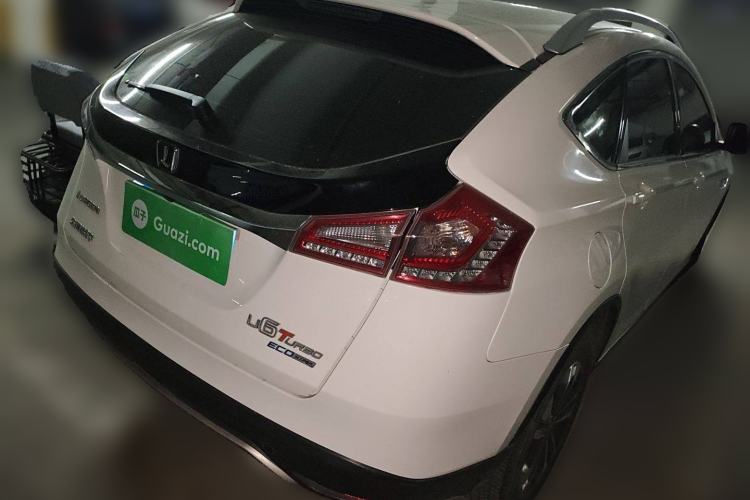 Used Luxgen U6 SUV 2015 1.8T Fashion Edition Rear Right 45 Deg